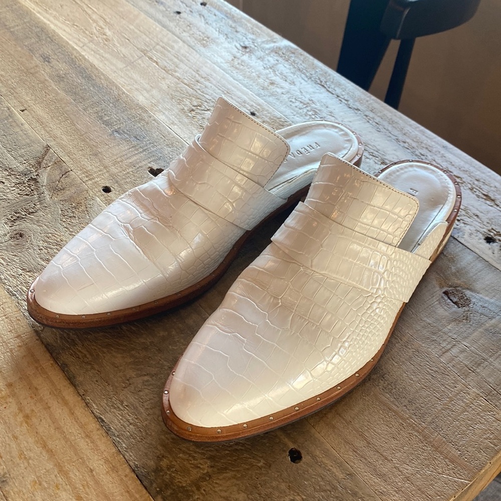 Freda Salvador Keen Mule